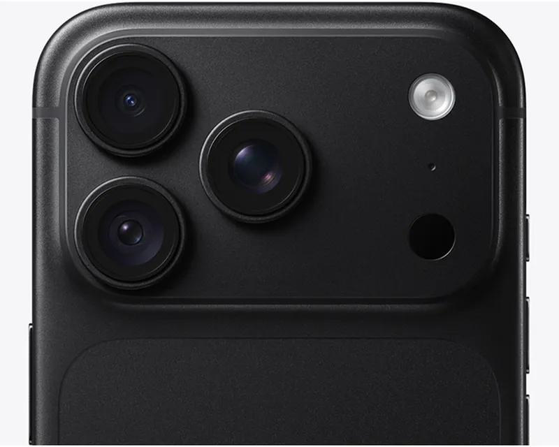 iPhone 18 Pro 512GB Black — UAE version — Photo 2 of 3