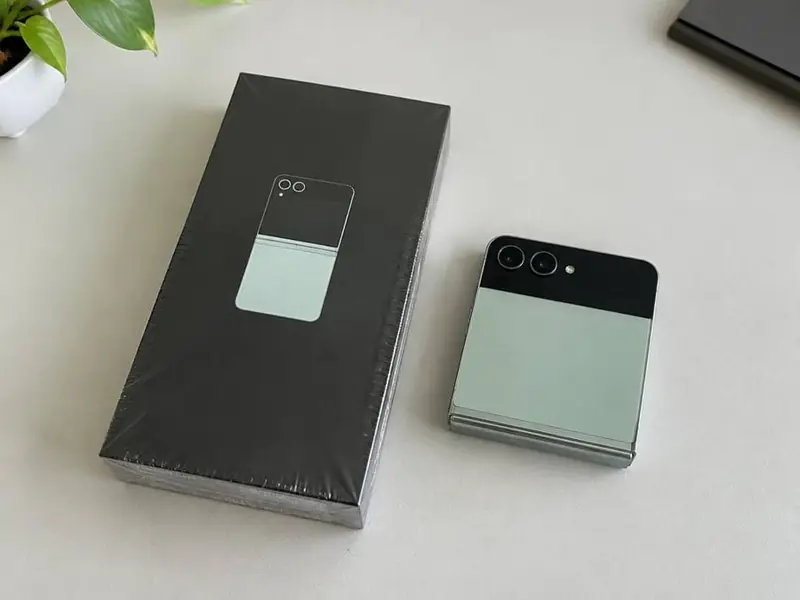 Samsung Galaxy Z Flip5 256GB Lavender